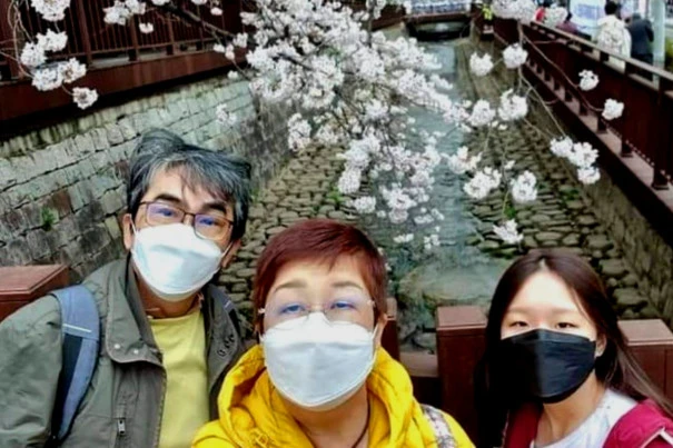 Ronnie, with his wife and one of his daughters on a recent family vacation.